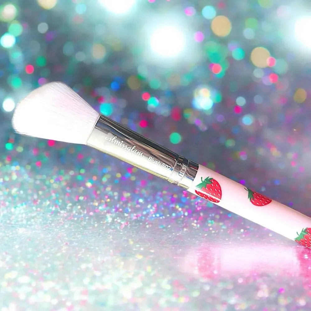 SLMISSGLAM Strawberry Blusher & Contour Brush NEW IN PACKAGE MSRP $28
